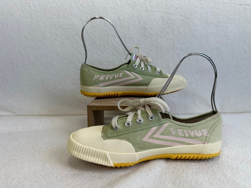 Feiyue Canvas Retro Sneaker Rubber Toe Cap Yellow Gum Sole SZ 38 (US 7) NWOT
